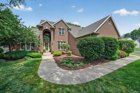 14211 Fox Chase Dr, Granger, IN 46530