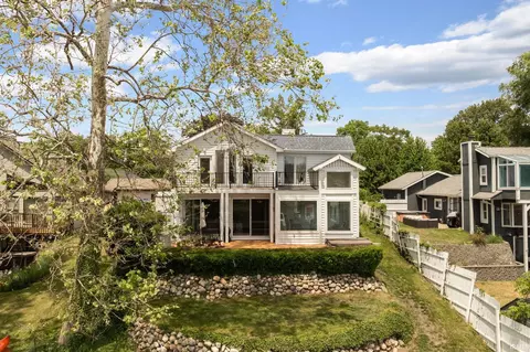 11114 Lakeshore Dr, Osceola, IN 46561