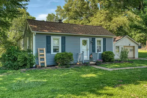 7824 Spry Rd, Evansville, IN 47715