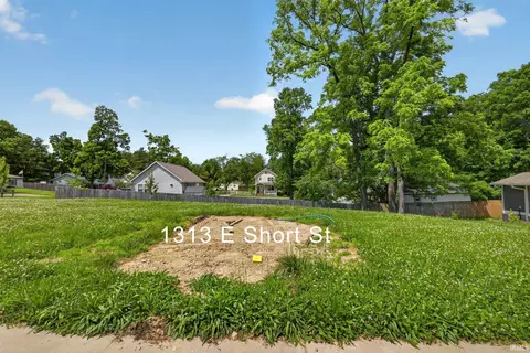 1313 E Short St, Bloomington, IN 47401 photo 2