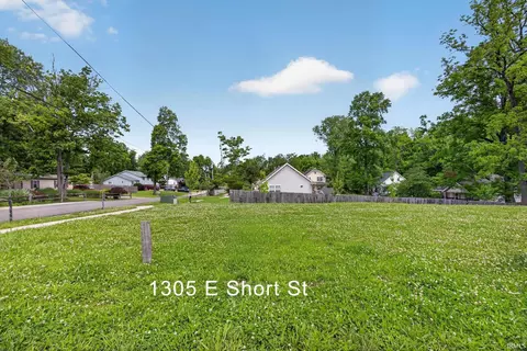 1305 E Short St, Bloomington, IN 47401