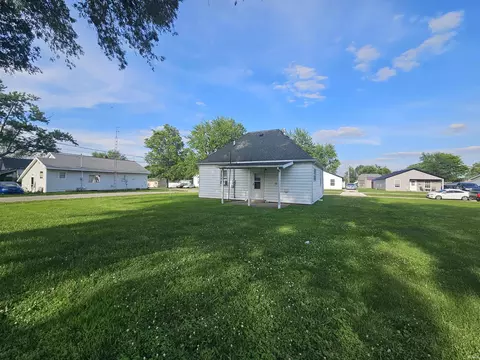 Exterior - 702 S Durbin St, Bicknell, IN 47512 photo 3 of 5