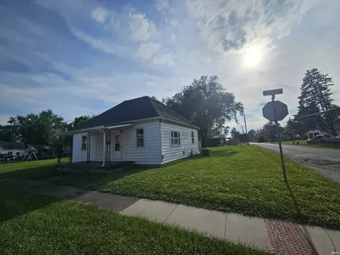 Exterior - 702 S Durbin St, Bicknell, IN 47512 photo 1 of 5