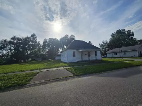 702 S Durbin St, Bicknell, IN 47512