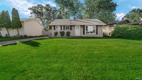 2635 Prescott Dr, Mishawaka, IN 46544