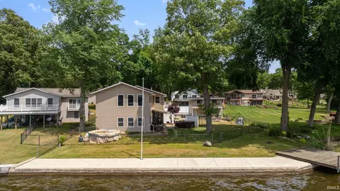 10478 Jefferson Rd, Osceola, IN 46561
