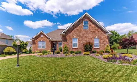 2150 Long Cove Cir, Newburgh, IN 47630
