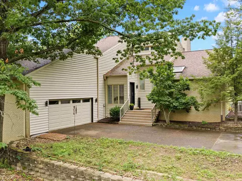 6916 Tonia Ct, Evansville, IN 47710