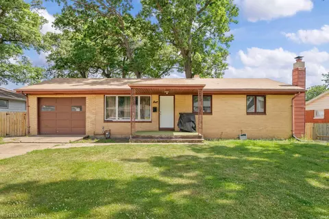 3718 Surrey Ln, South Bend, IN 46628