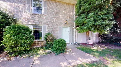 10273 Bourbon St, Newburgh, IN 47630