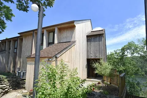 9379 S Pointe Lasalles Dr, Bloomington, IN 47401
