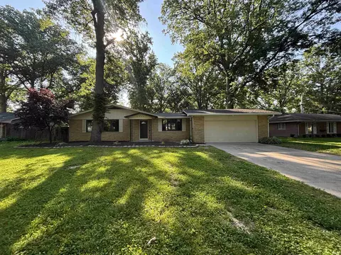 3232 Chancellor Dr, Fort Wayne, IN 46815