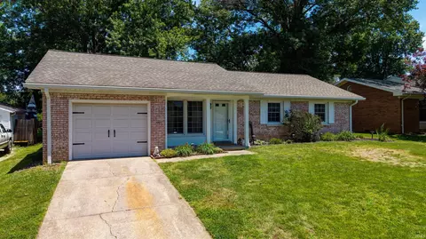 2621 Meadow Lark Ln, Evansville, IN 47720