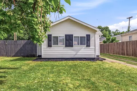 914 W Marion St, Mishawaka, IN 46545
