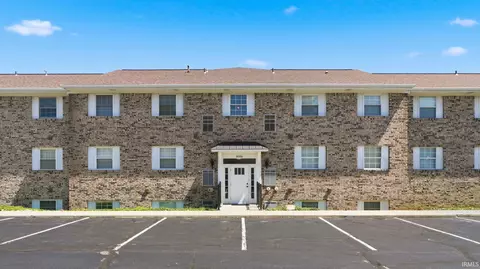 8986 E Hatchery Rd UNIT 11, Syracuse, IN 46567