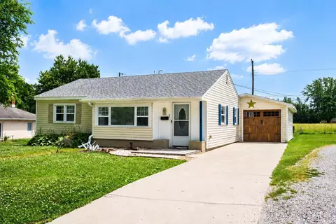 657 Elmwood Dr, Frankfort, IN 46041