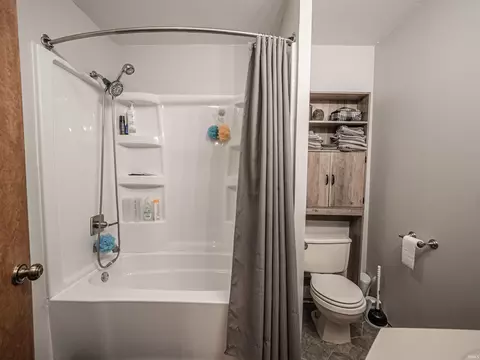 Bath - 10364 N 700 E, Odon, IN 47562 photo 2 of 6