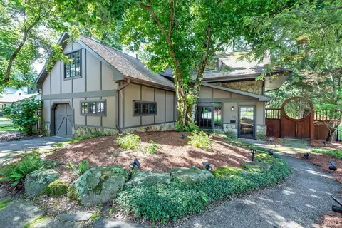 1016 E Maxwell Ln, Bloomington, IN 47401