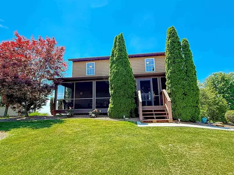 8866 W Meadows Dr, Eckerty, IN 47116 photo 24