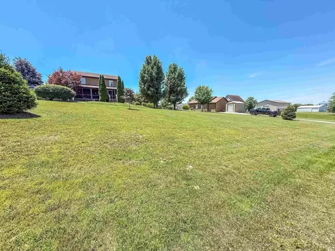 8866 W Meadows Dr, Eckerty, IN 47116 photo 28