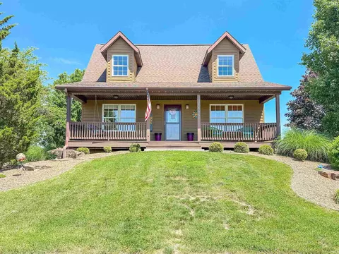 8866 W Meadows Dr, Eckerty, IN 47116