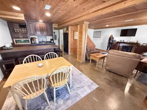 8866 W Meadows Dr, Eckerty, IN 47116 photo 15