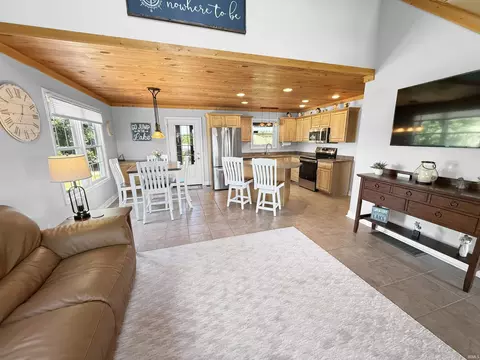 8866 W Meadows Dr, Eckerty, IN 47116 photo 4