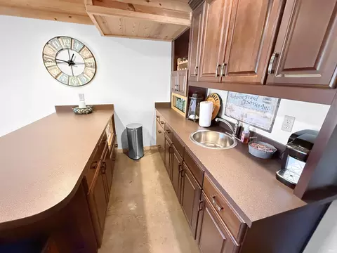 8866 W Meadows Dr, Eckerty, IN 47116 photo 18
