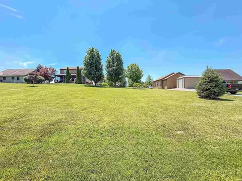 8866 W Meadows Dr, Eckerty, IN 47116 photo 27