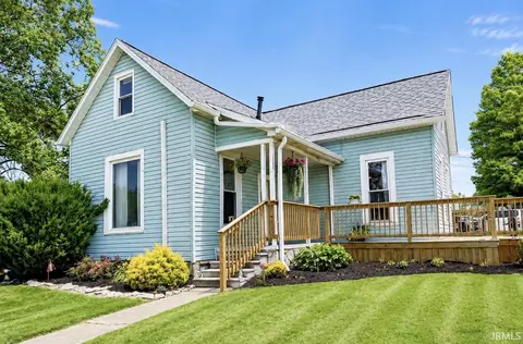 107 S First St, Owensville, IN 47665