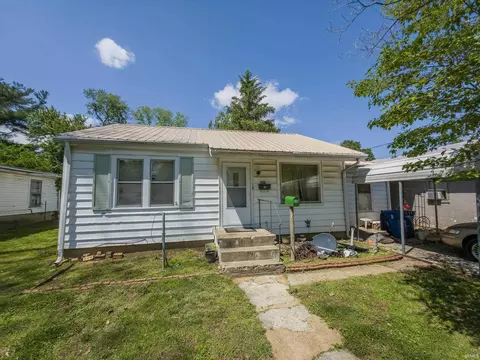 426 E 7th St, Mount Carmel, IL 62863