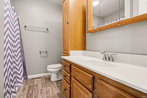 Bath - 19282 Yoder Dr, Goshen, IN 46528 photo 2 of 3