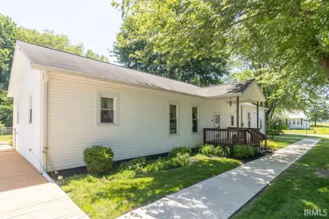 Exterior - 206 W School St, Mount Summit, IN 47361 photo 9 of 10