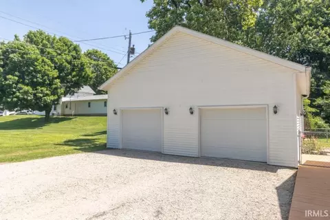 Exterior - 206 W School St, Mount Summit, IN 47361 photo 8 of 10