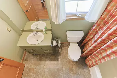 Bath - 50820 Stonebridge Dr, Granger, IN 46530 photo 3 of 6