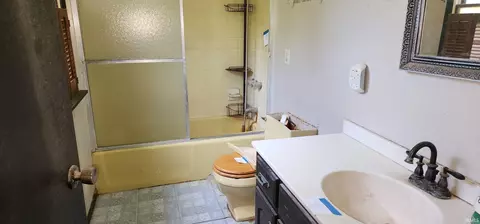 Bath - 6600 S 300 E, Hamilton, IN 46742 photo 1 of 2