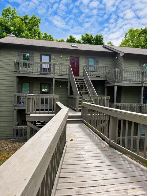 9117 S Pointe Retreat Dr #5, Bloomington, IN 47401