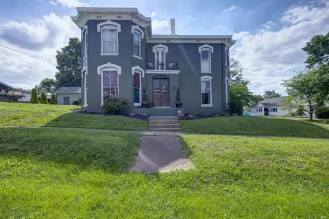 202 S 3rd St, Rockport, IN 47635