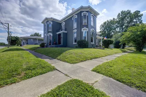 202 S 3rd St, Rockport, IN 47635