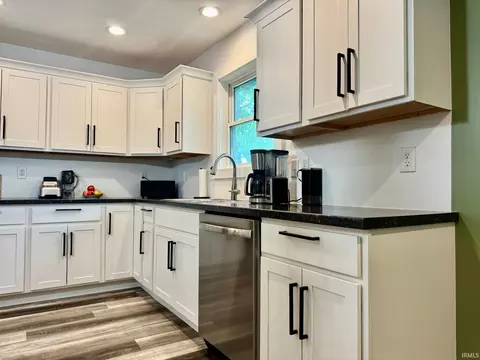 Kitchen - 422 17th St, Bedford, IN 47421 photo 1 of 3