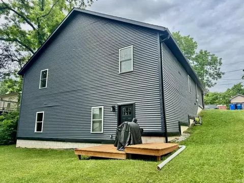 Exterior - 422 17th St, Bedford, IN 47421 photo 2 of 4