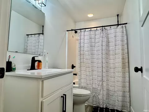 Bath - 422 17th St, Bedford, IN 47421 photo 1 of 2