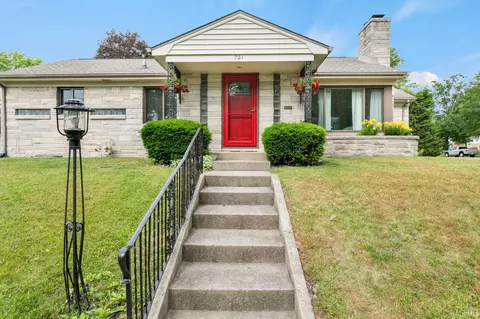 721 N Coquillard Dr, South Bend, IN 46617