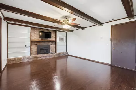 Living - 4177 Us 6 Hwy, Waterloo, IN 46793 photo 4 of 7