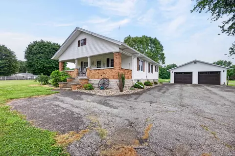 1634 Sunny Acres Dr, Bedford, IN 47421