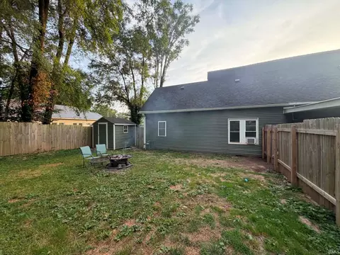 Exterior - 965 S 9th St, Mitchell, IN 47446 photo 2 of 3