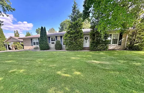 1125 W Broadway St, Loogootee, IN 47553