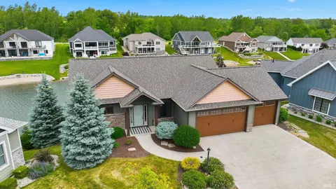 215 Ln 282b Hamilton Lk, Hamilton, IN 46742
