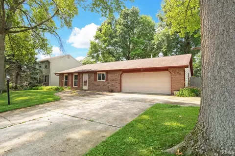 9022 Greenmeadow Dr, New Haven, IN 46774