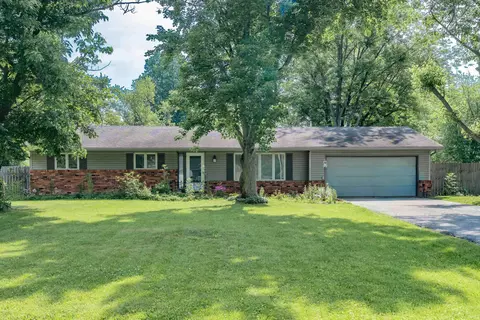 4504 Woodway Dr, Fort Wayne, IN 46835